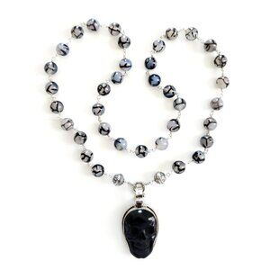 BLACK WHITE DRAGON VEIN AGATE W/ SKULL PENDANT--27"